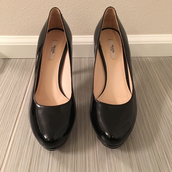 Prada Shoes - Authentic PRADA pumps 🎉Offers Welcome🎉
